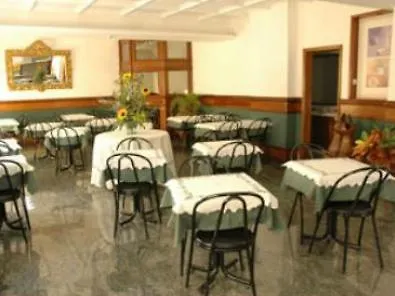 Costa 2*
